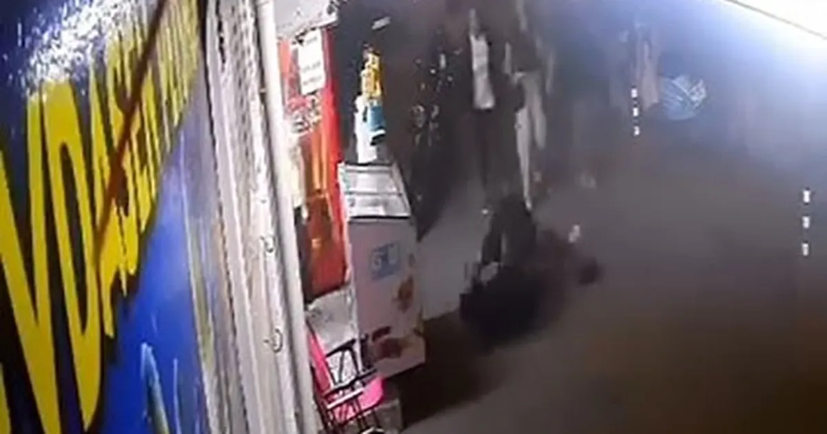 Kadın Tekme Attı, Kavga Büyüdü!