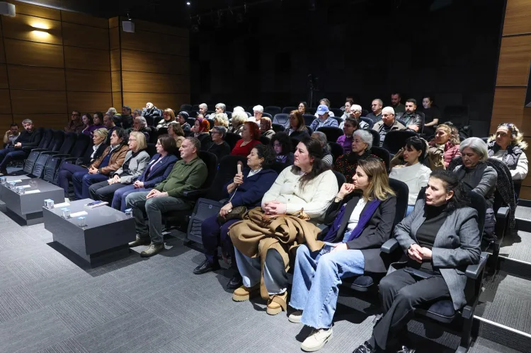 Kadın Yoksulluğu: Mücadele ve Dayanışma Vurgusu