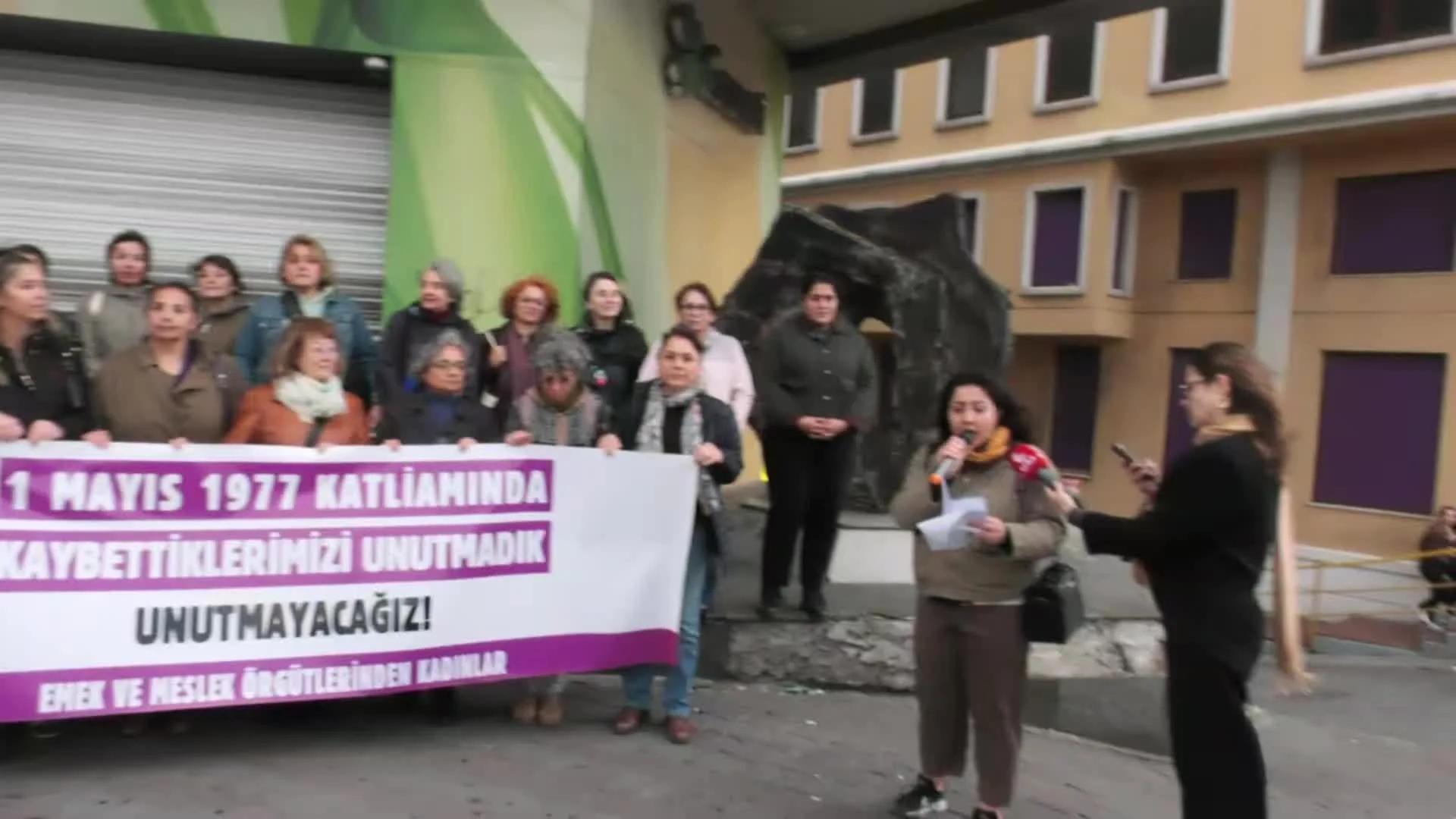 Kadınlar 1 Mayıs’ta Taksim’de Katledilenleri Andı