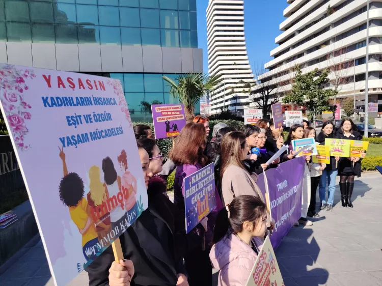 Kadınlar 8 Mart’ta Eşitlik İçin Ses Verdi!