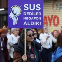 Kadınlar 8 Mart'ta eşitlik ve dayanışma için yürüdü