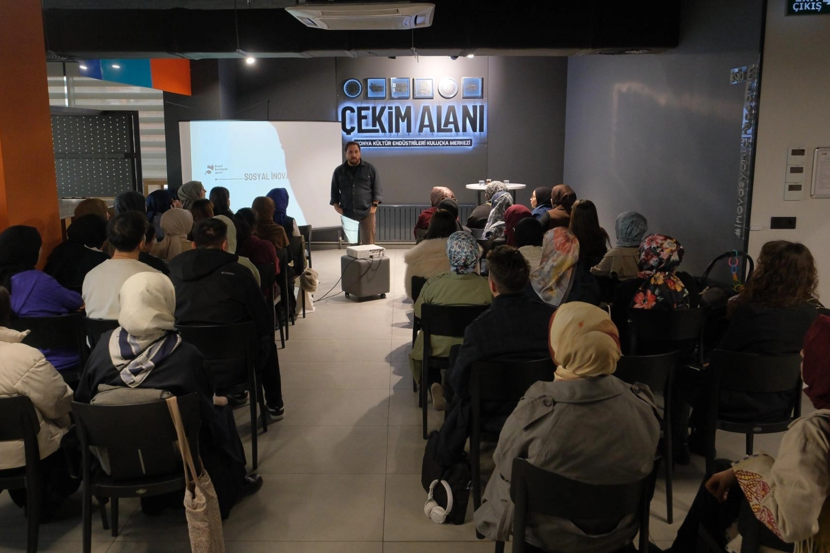 Kadınlar Pazarı Kitap Galası: Geçmişi Yeniden Keşfedin