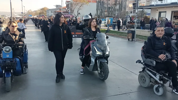 Kadınlar, Şiddete Karşı Güçlü Nöbet Tutuyor!