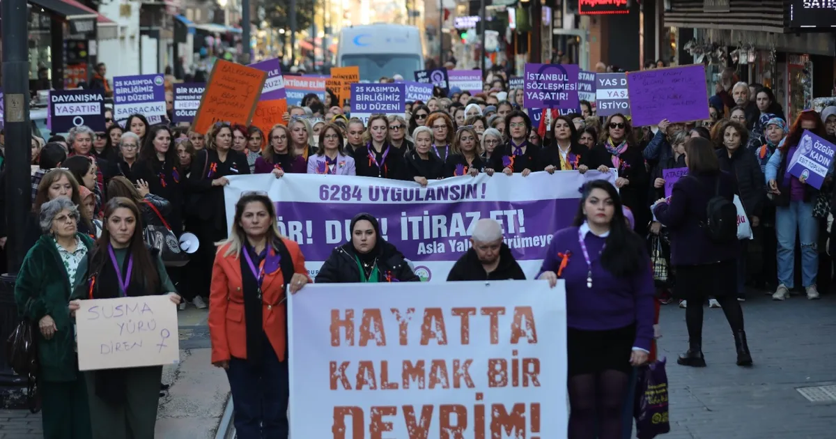 Kadınlar Şiddete Karşı Sokaklarda Haykırdı!