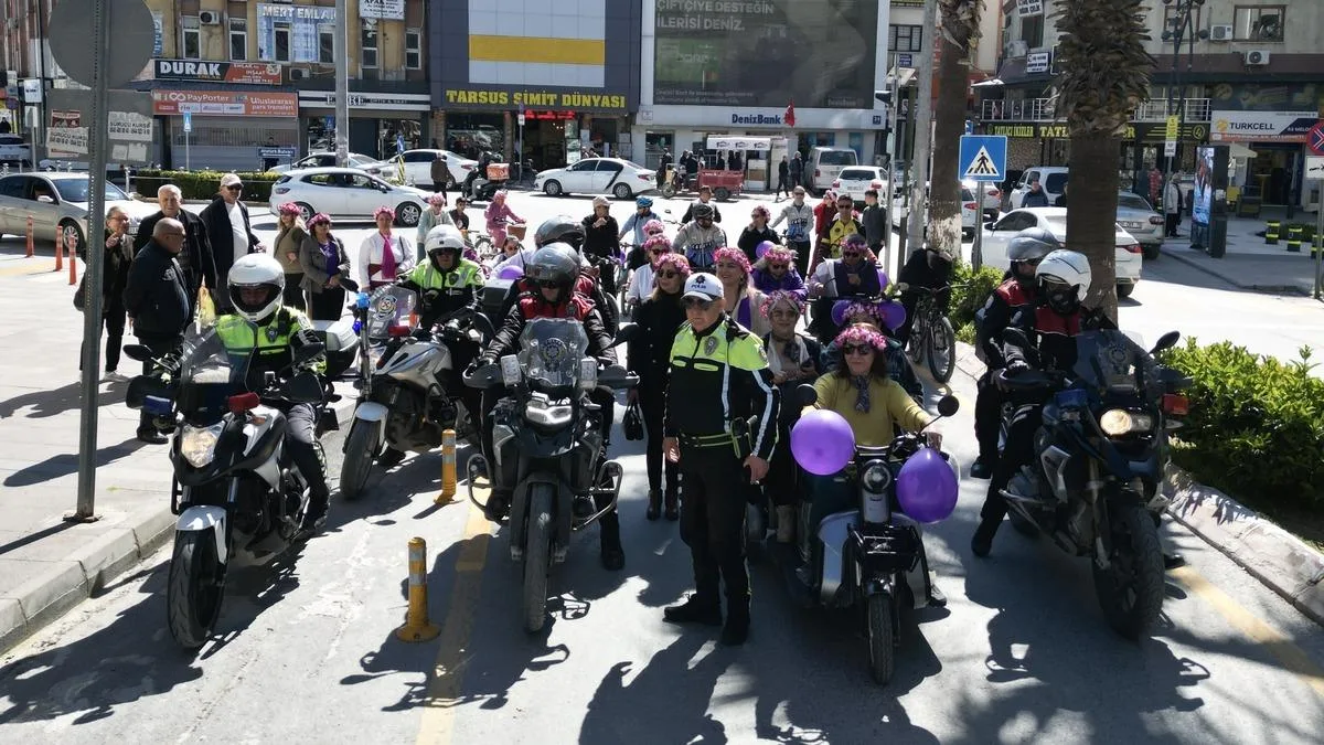 Kadınlar Tarsus’ta Bisikletle Dayanışma Yürüttü
