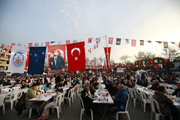 Kadir Gecesi İftar Sofrası