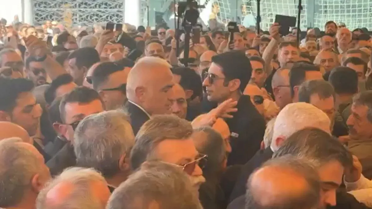Kadir İnanır Son Yolculuğuna Uğurlandı