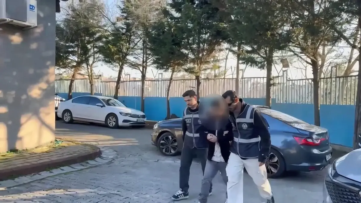 Bina girişinde iğrenç taciz! Fırında ekmek yaparken yakalandı 9