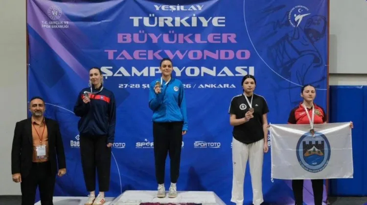 Kağıtspor, Taekwondo ve Kürekle Zirveye Çıkıyor!