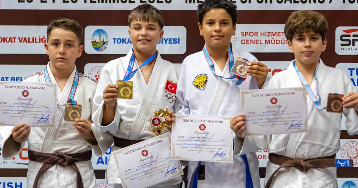 Kağıtspor, Türkiye Şampiyonalarında Fırtına Gibi!