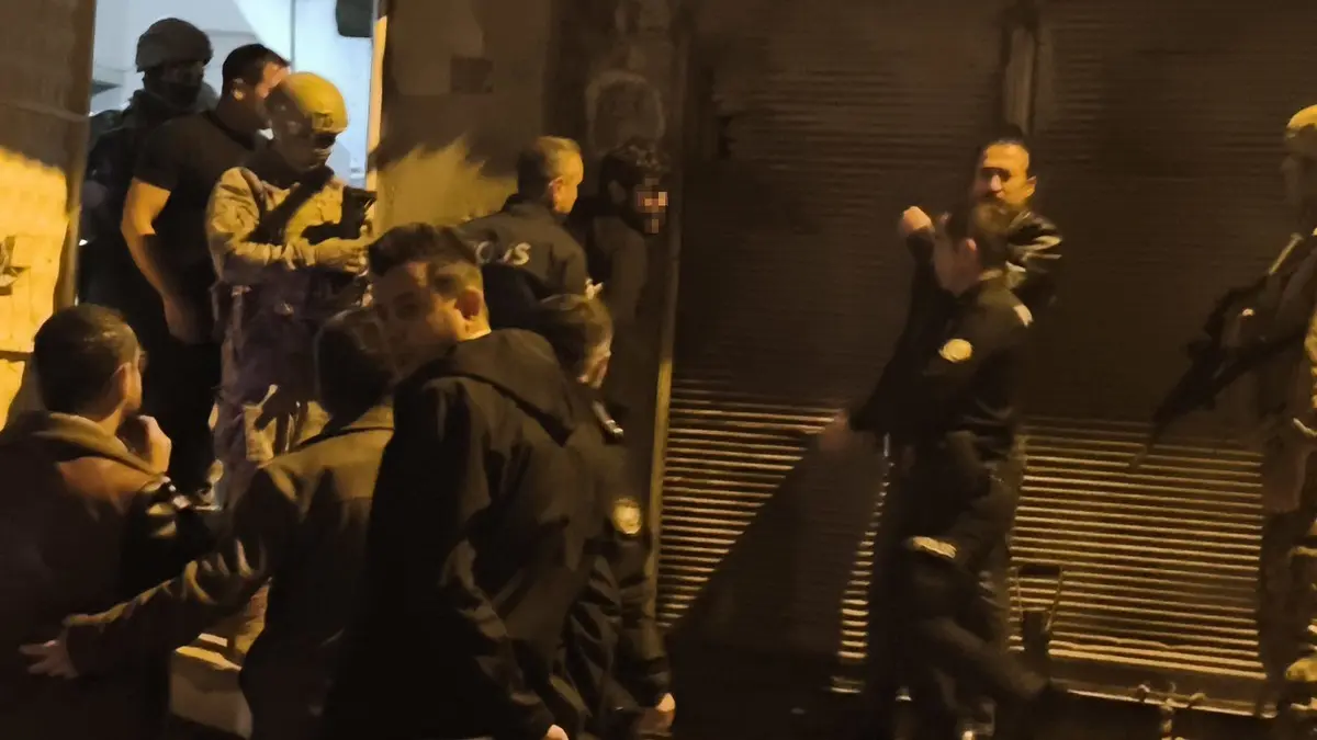 Kahramanmaraş ta hareketli dakikalar! Para vermedi diye annesini rehin aldı... Ardından intihara kalkıştı 3