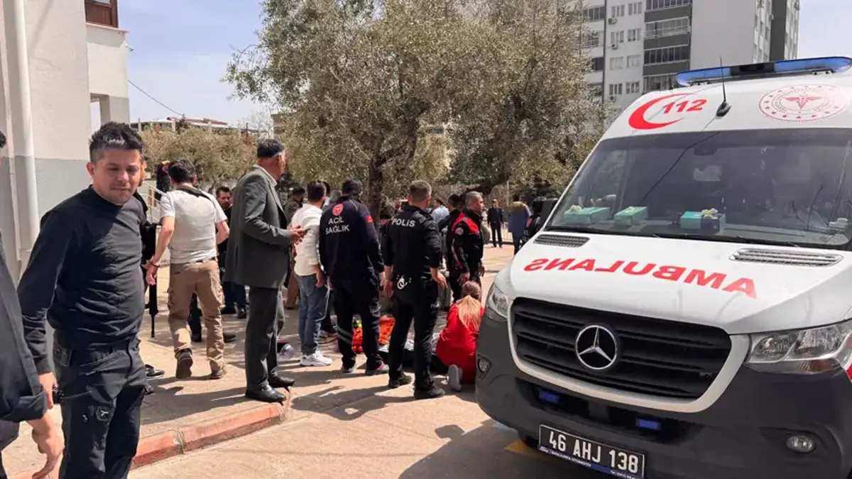 Kahramanmaraş'ta okula silahlı saldırı! Ölü ve yaralılar var: Cenazesi zırhlı araçla çıkartıldı 2