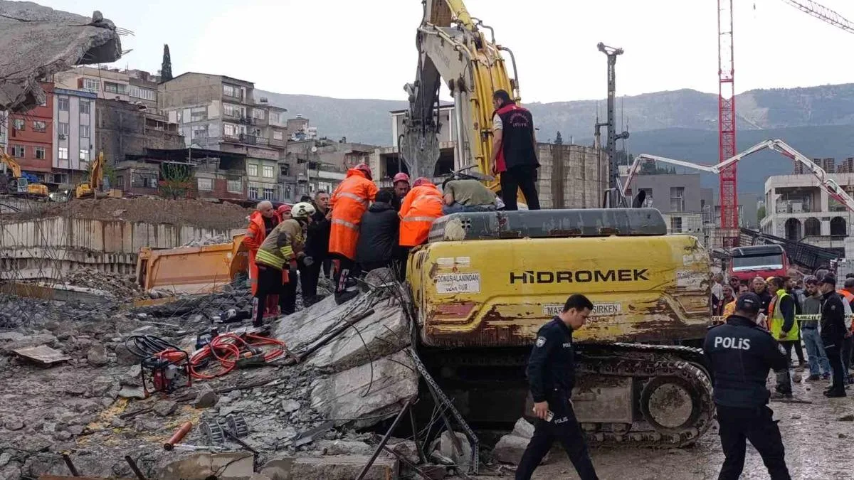 Kahramanmaraş’ta Yıkımda Operatör Enkaz Altında Kaldı