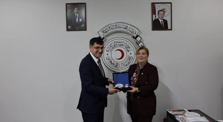 Kahveci’den Kızılay’a Destek Ziyareti