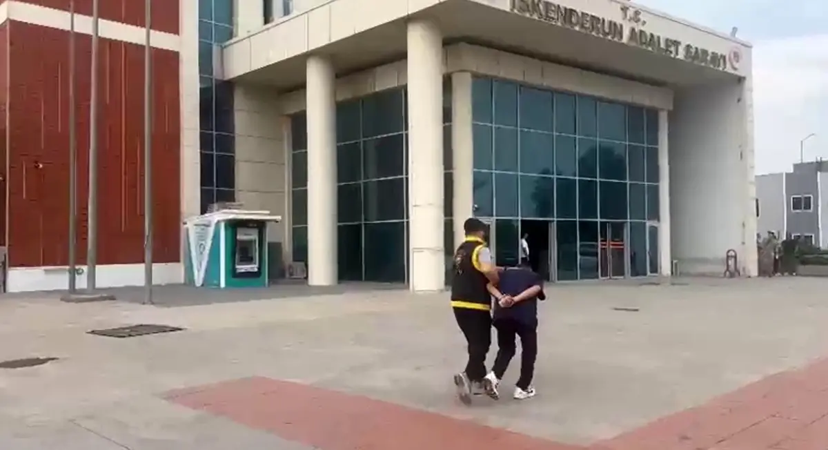 Kaldırım taşıyla banka soymaya çalıştı! Eli boş döndü 6