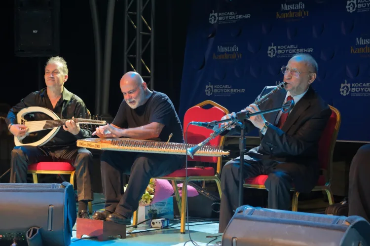 Kandıra’da Mustafa Kandıralı’na Duygu Dolu Gece