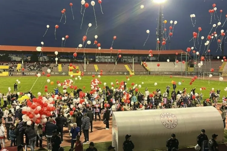 Kanseri Yenen Gencay İçin Balonlar Gökyüzünde!