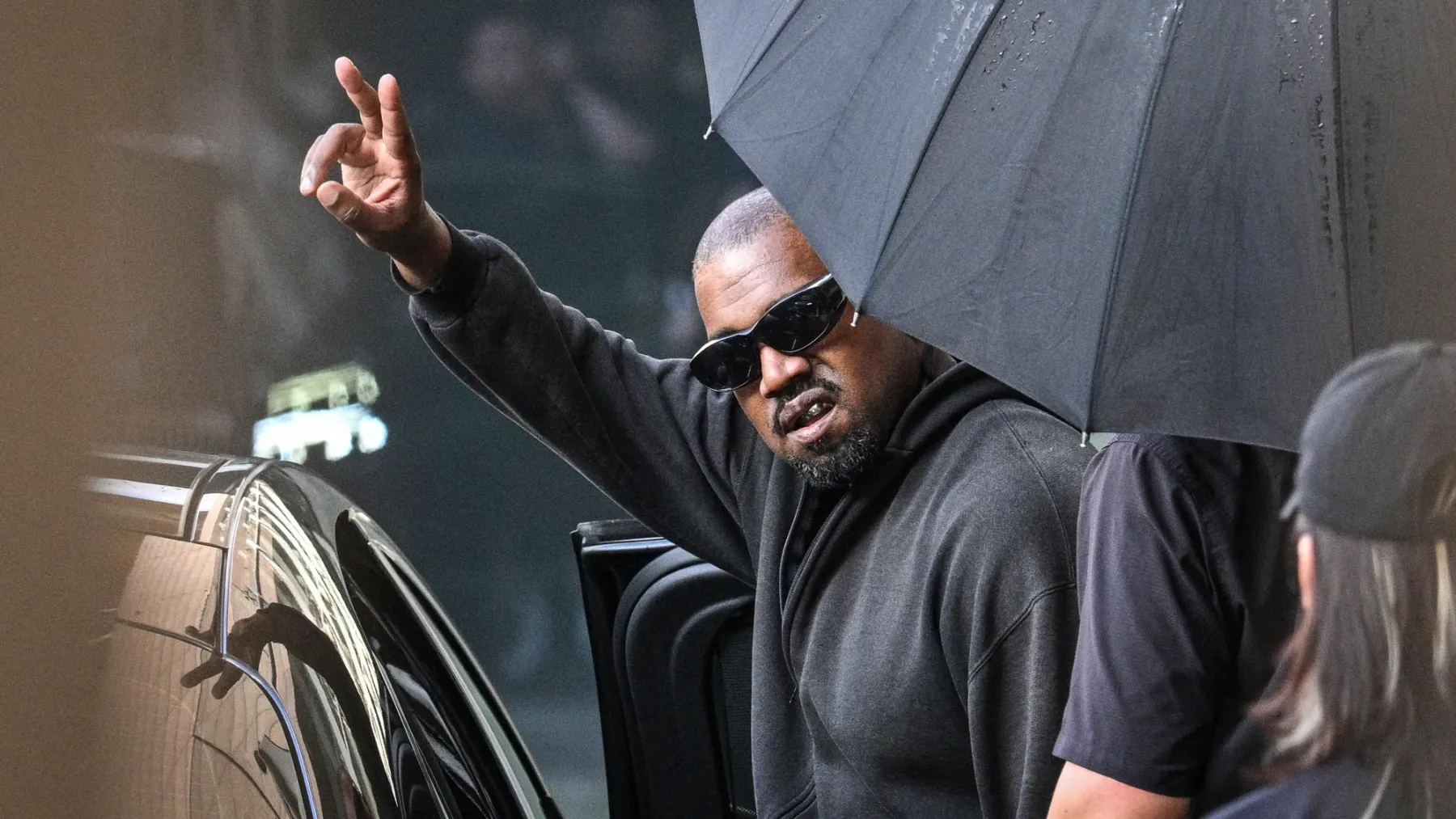 Kanye West’in Rusya Konserleri İptal Edildi