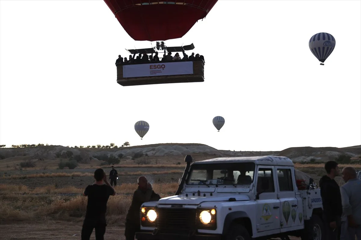 Kapadokya’da Kanser Farkındalığı İçin Balon Uçuşu Düzenlendi