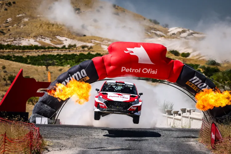 Kapadokya Rallisi’nde Kazaz’dan Tarihi Zafer!