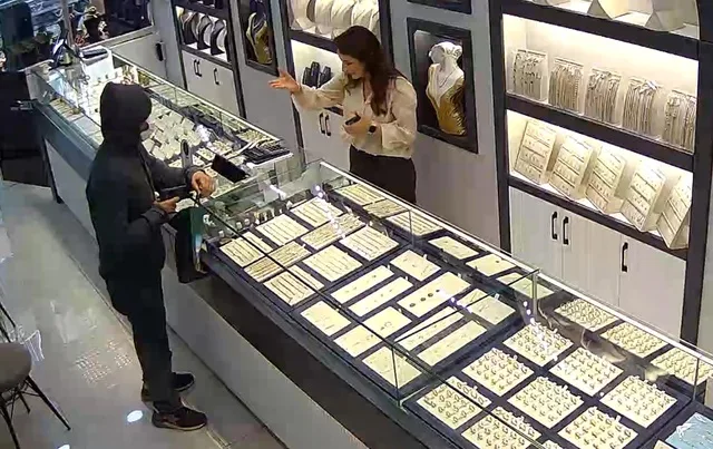Tabancayı doğrultup