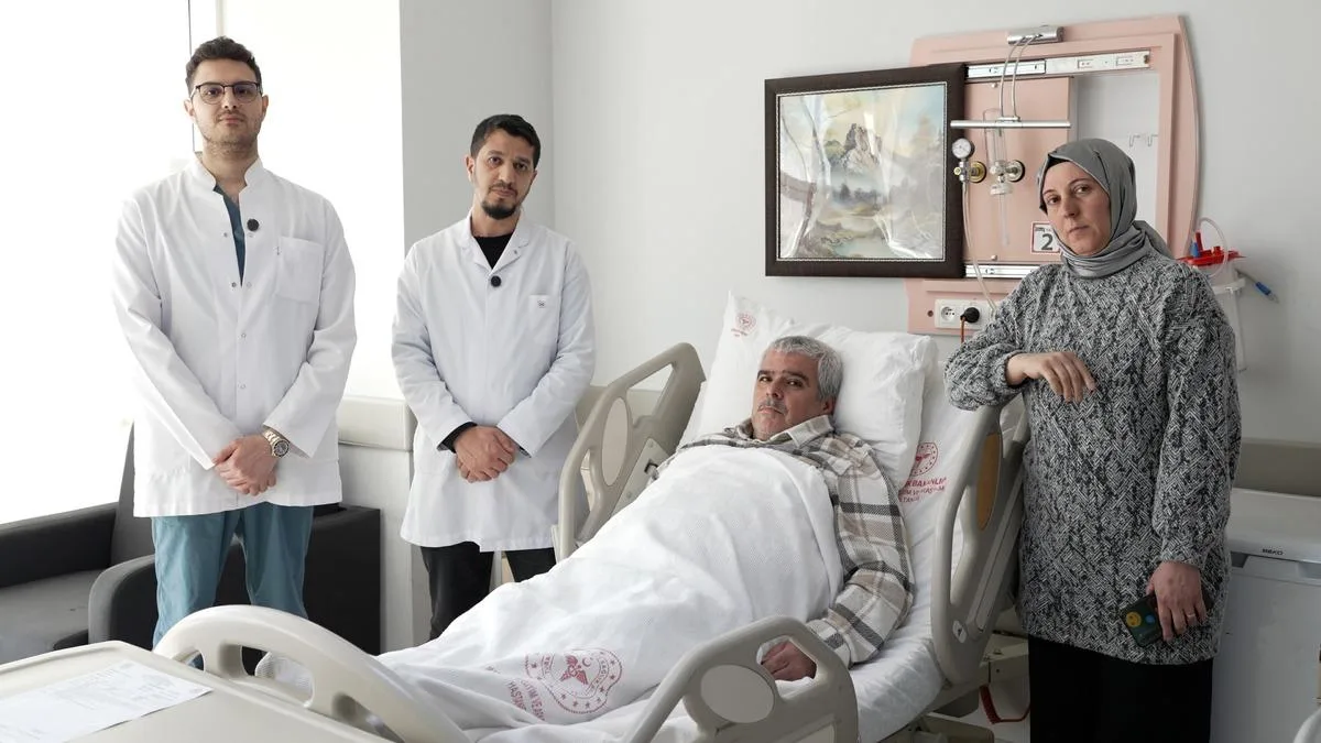 Kapalı Ameliyatla 20 Santimetrelik Kitle Alındı