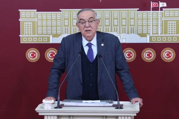 Kapanan Köy Okulları: Araziler Satılıyor!