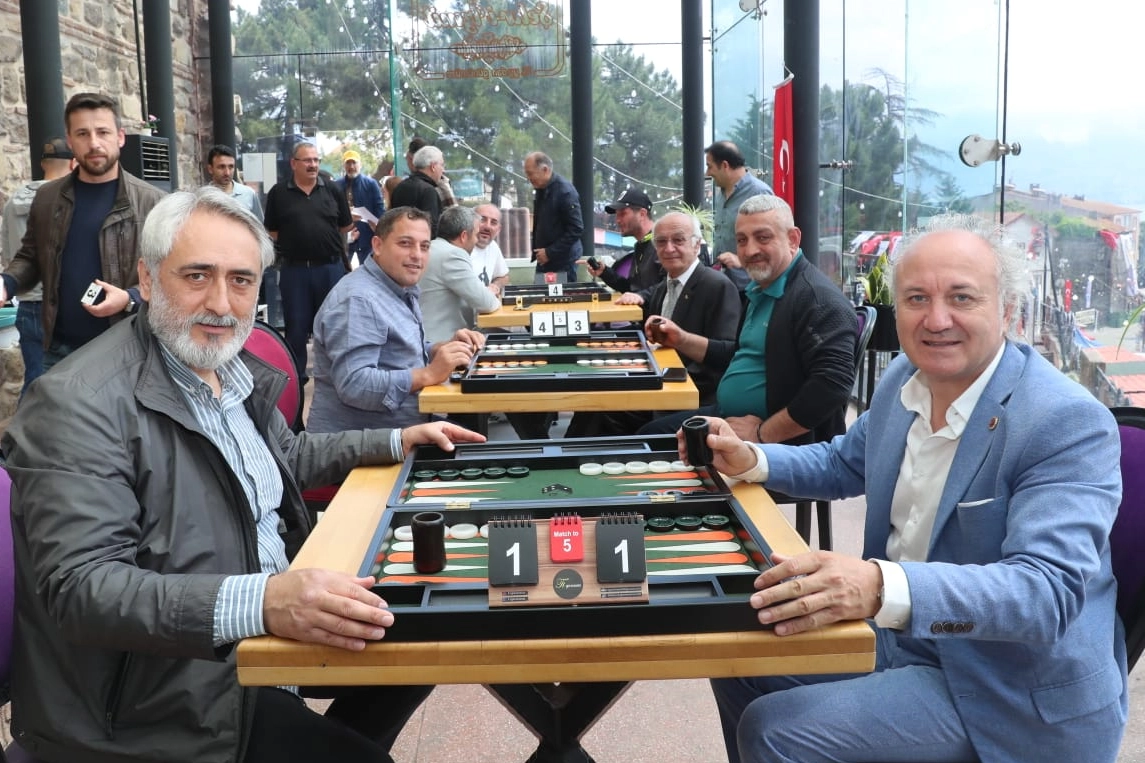 Kapanca Sokak Festivali’nde Zevk Dolu Tavla Mücadelesi!