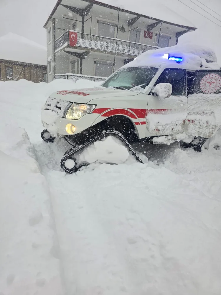 Kar Engeline Rağmen Hastaya Acil Müdahale!