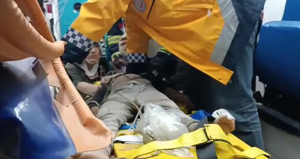 Kara Ailesinin Evinin Çökmesi: Anne ve 2 Çocuk Ağır Yaralı