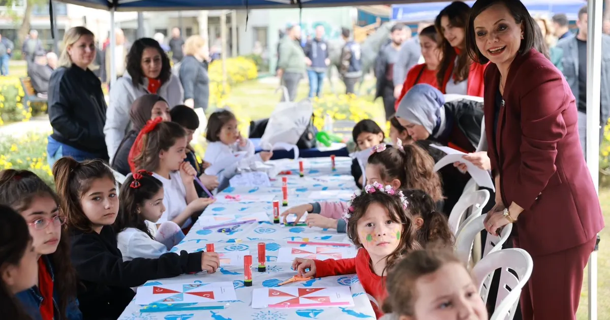 Karabağlar’da 23 Nisan Coşkusu Çocuklarla Yaşandı
