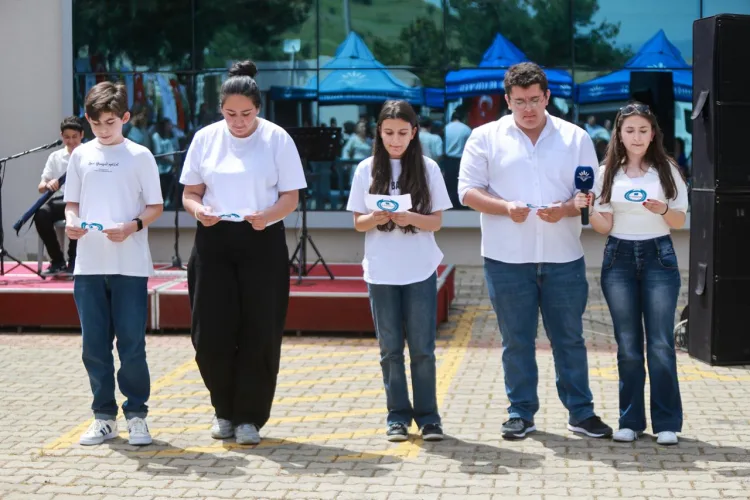 Karabağlar’da Bahar Şenliği Öğrencilere Moral Verdi