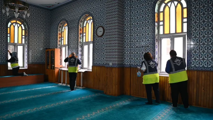 Karabağlar’da Camiler Ramazan’a Hazırlanıyor!