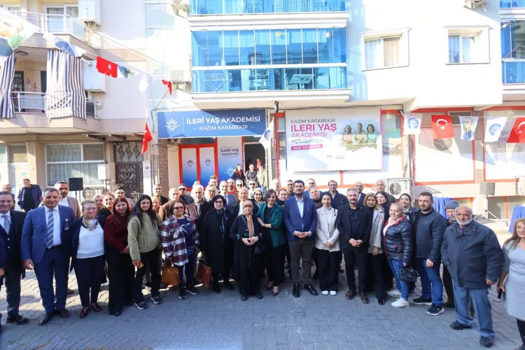 Karabağlar’da İleri Yaş Akademileri Hizmete Açıldı!
