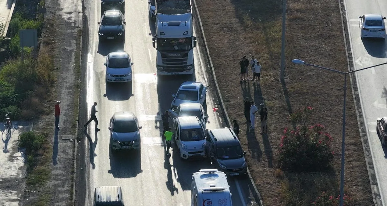 Karadeniz Yolu’nda Maddi Hasarlı Kaza: 3 km Kuyruk