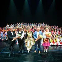 1783629054<em>442</em>Karagoz-Halk-Danslarindan-muhtesem-final.jpeg