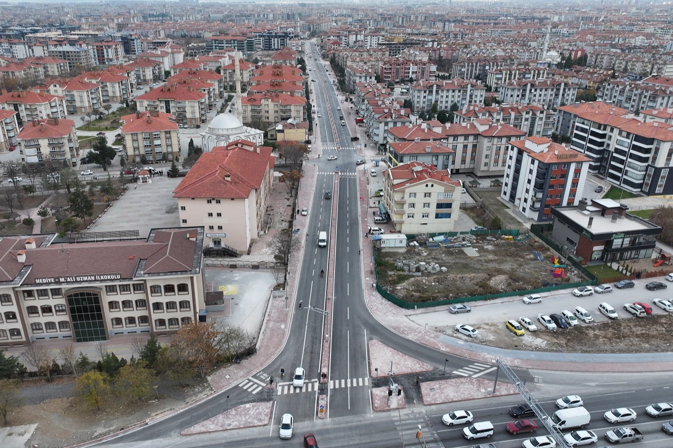 Karatay’da Asfalt ve Refüj Düzenlemesi Tamamlandı!