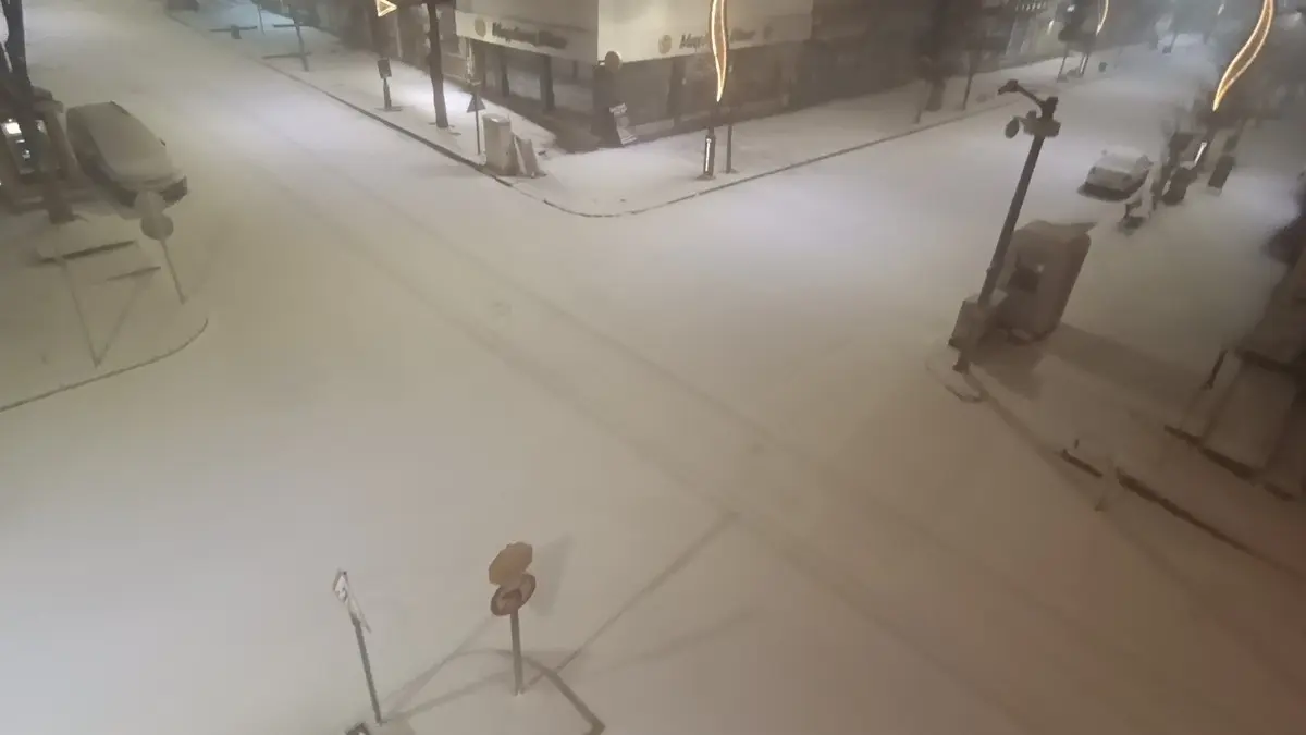Ne olduğunu anlamadılar! Kent 5 dakikada bembeyaz oldu 2