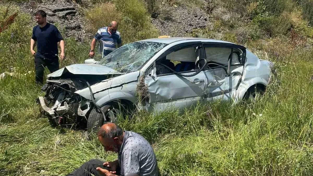 Kars’ta Otomobil Devrildi: 2 Yaralı!