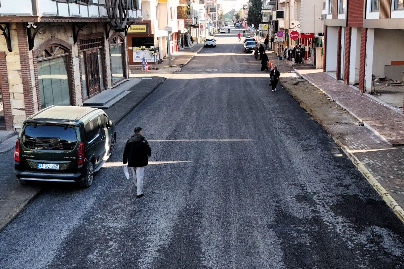 Kartepe’de Üstyapı Yenileme Çalışmaları Başladı