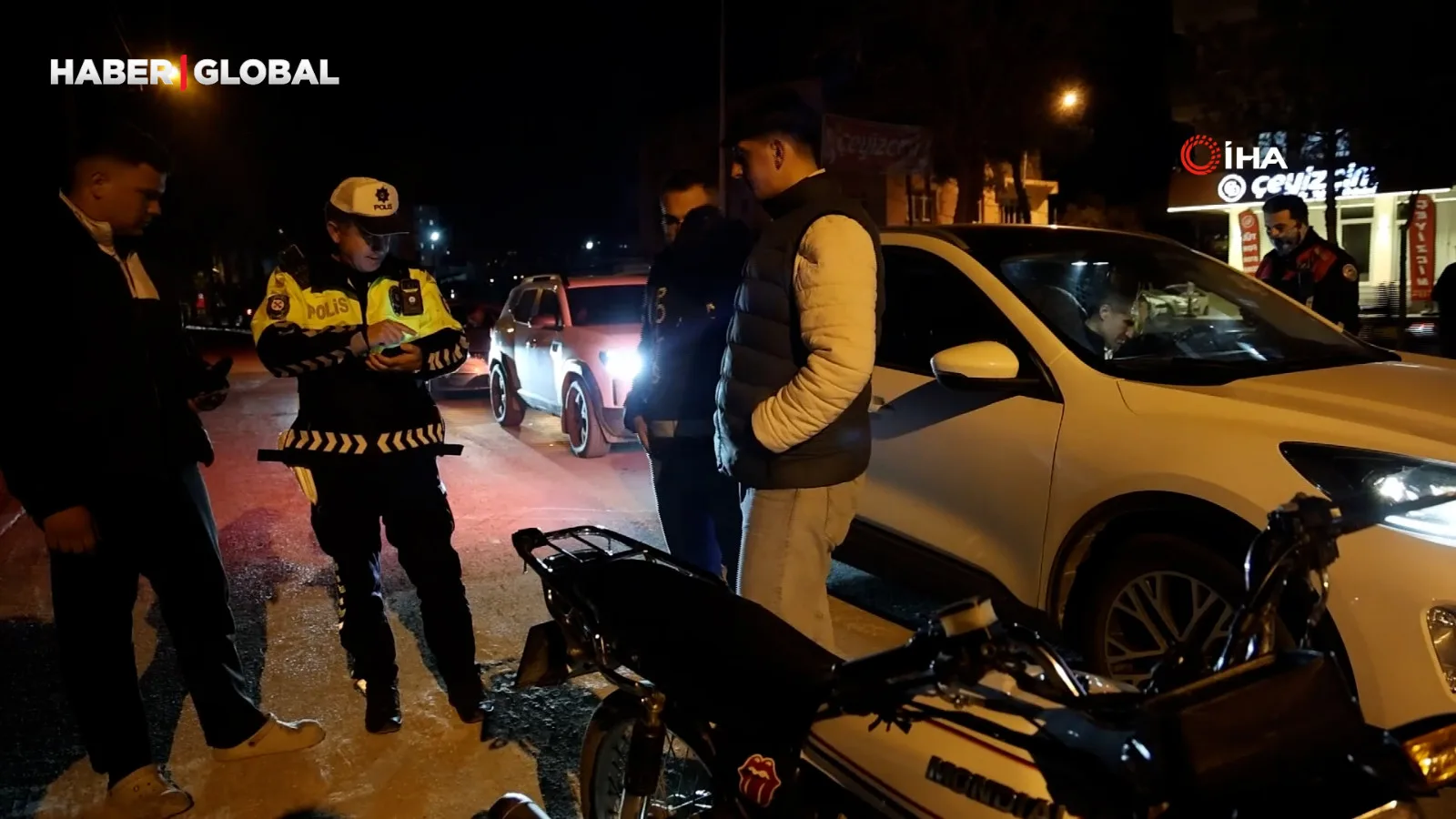 Kasksız Sürücünün İlginç Teklifi Polisi Şaşırttı!