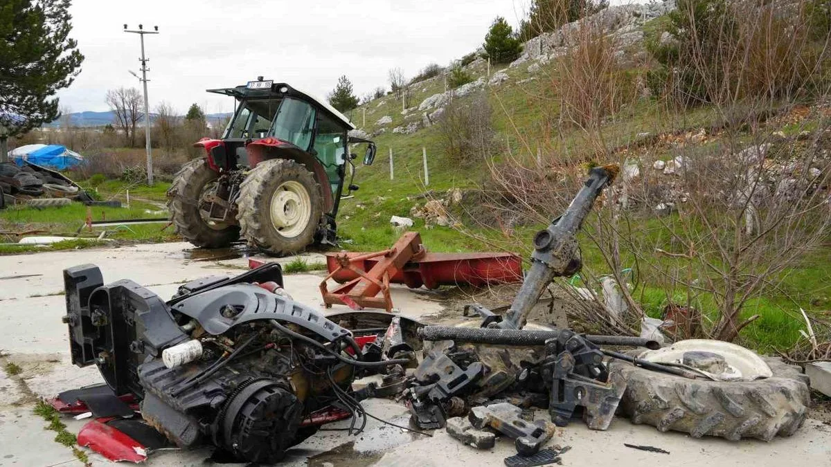 Kastamonu’da Traktörle Araç Çarpıştı: 5 Yaralı!