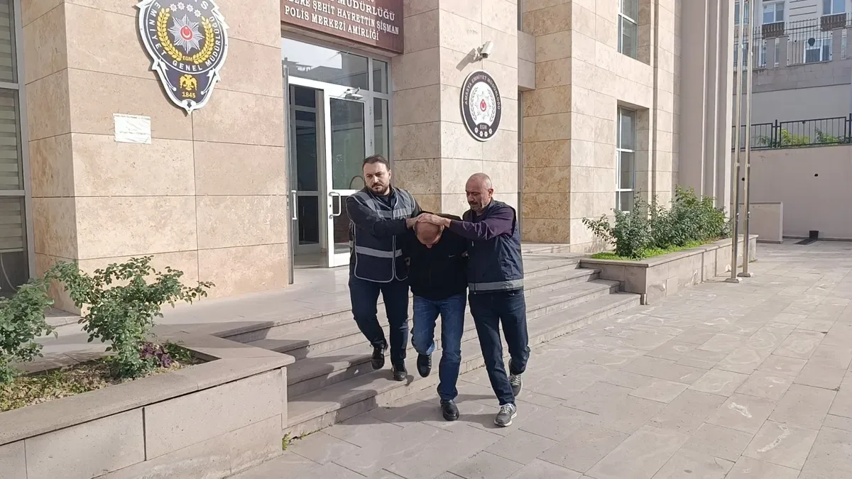 Katil Akraba: 76 Yaşındaki Kadını Boğarak Öldürdü