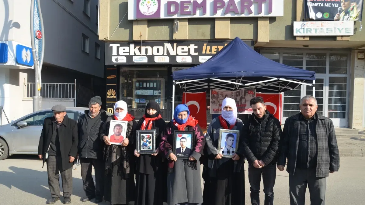 Kaybolan Evlatlar İçin Ailelerden Teslim Çağrısı