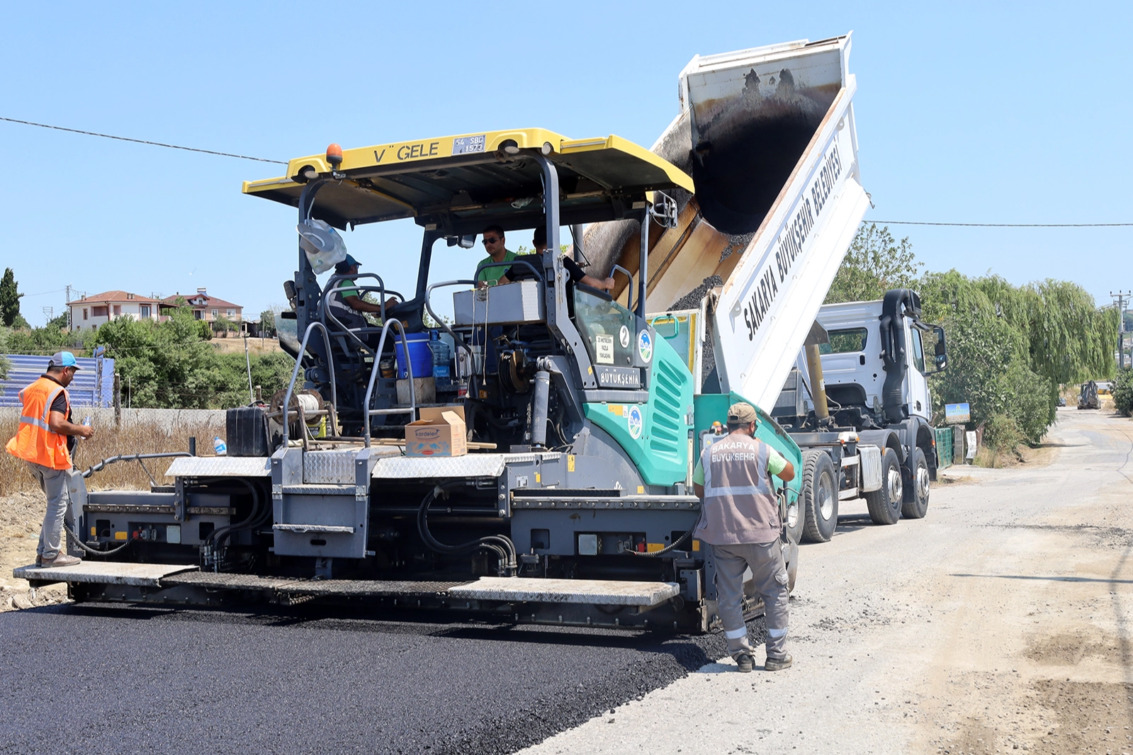 Kaynarca’da Asfalt Çalışmaları Hızla Devam Ediyor!