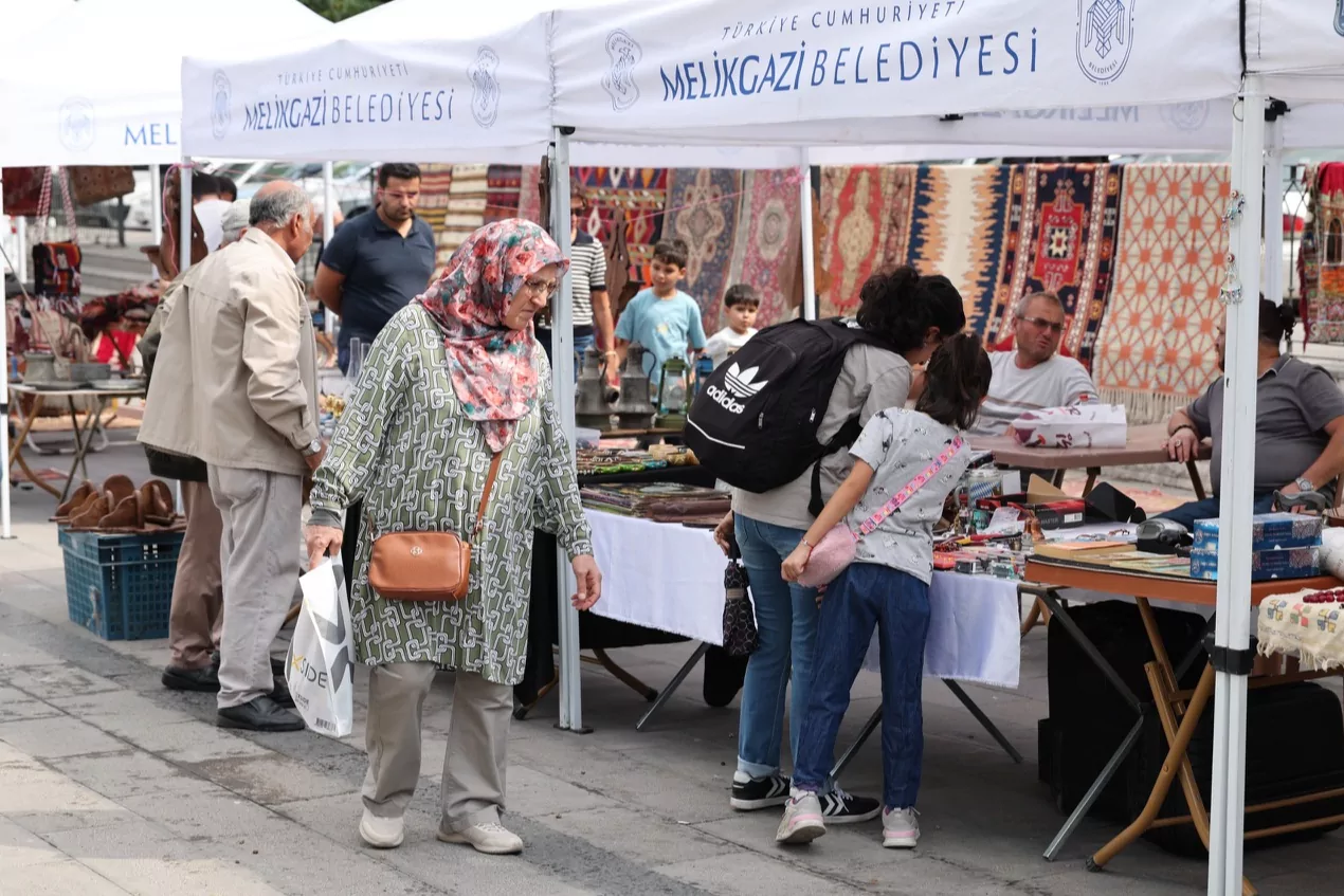 Kayseri’de Antika Pazarı’nda Nostalji Rüzgarı!