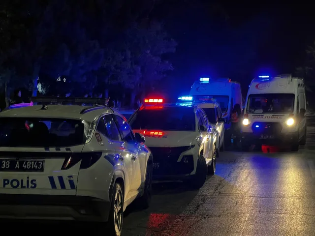 Babasını bıçaklayarak öldürdü, ardından intihara kalkıştı