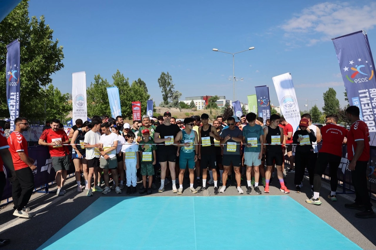 Kayseri’de Demokrasi Koşusu: Birlik ve Dayanışma