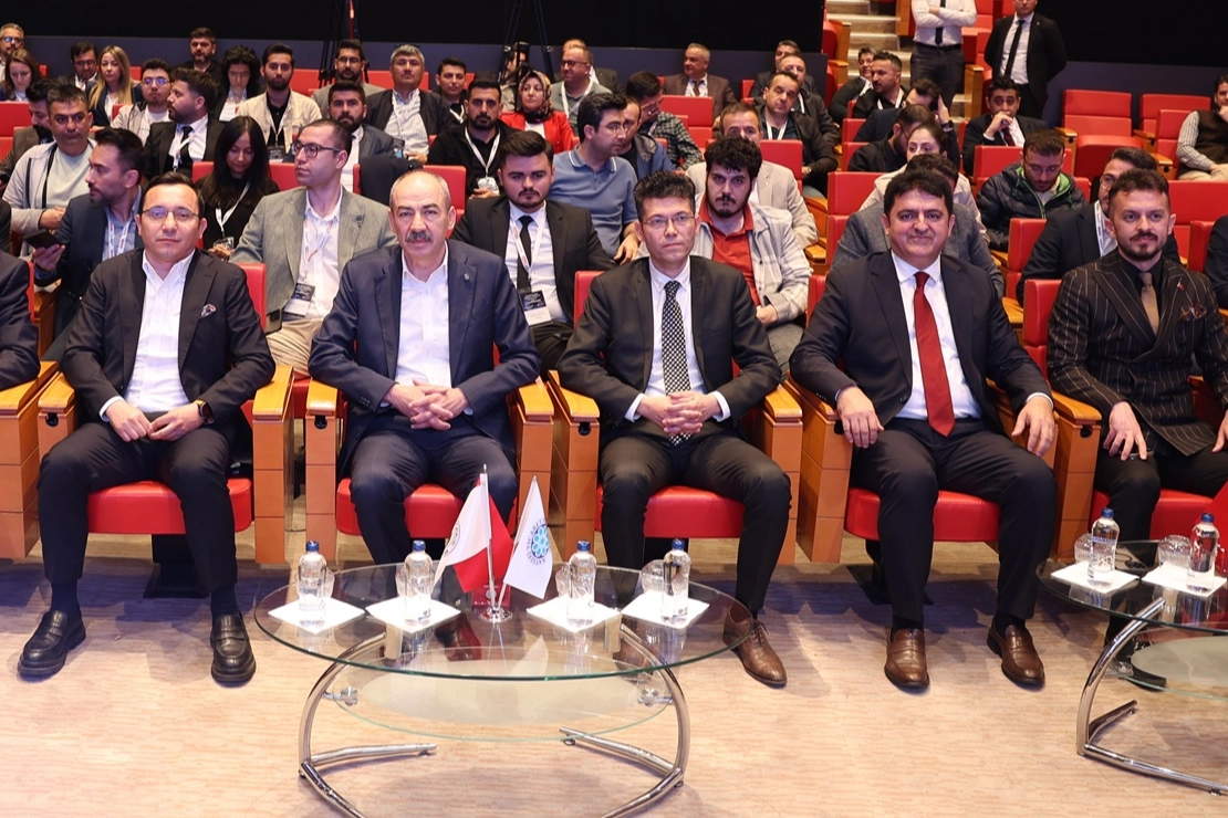 Kayseri’de Dijital Dönüşüm Zirvesi Yapıldı
