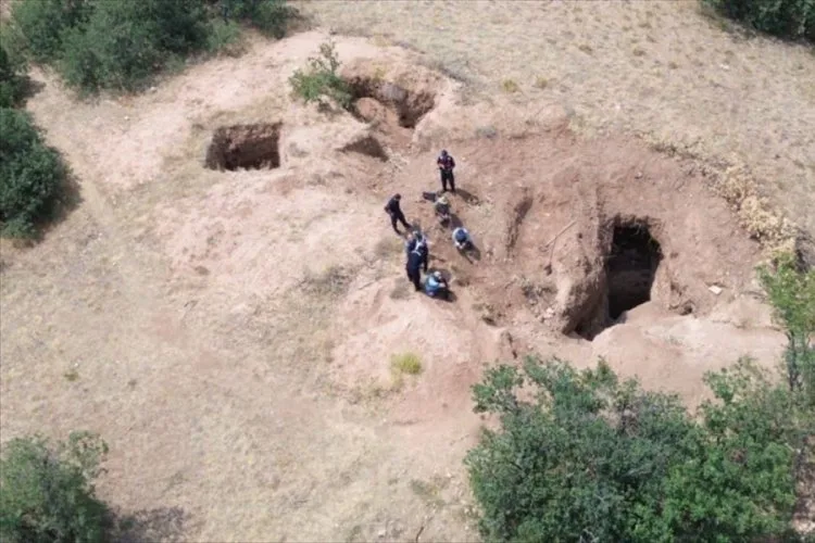 Kayseri’de Dronla Kaçak Kazı Yapan 4 Şüpheli Yakalandı